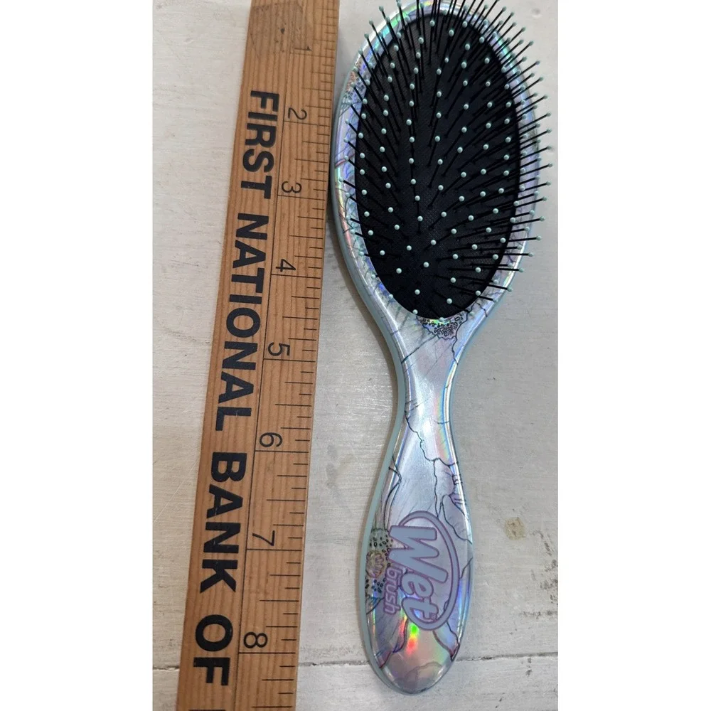 The Wet Brush inch oval